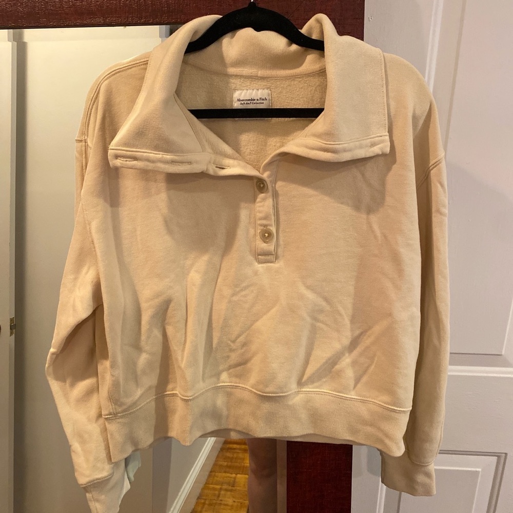 NWOT Abercrombie crop sweater